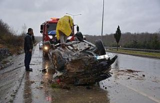 Tamir edilen aracın motor testi sırasında takla...