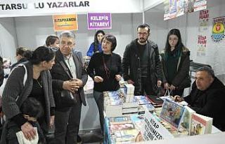 Tarsuslu yazar Üresin, kitabını sokak hayvanları...