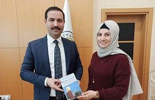 Tatvanlı kadın yazar Ballıkaya’dan Başkan Geylani’ye...