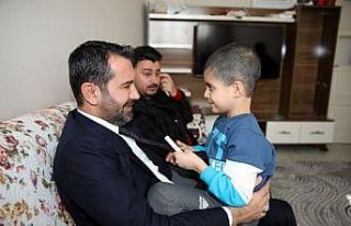 Tedavisine başlanılan Taha’yı, Başkan Şerifoğulları...