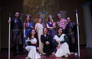 Tiyatro Akademi Perdelerini Açıyor