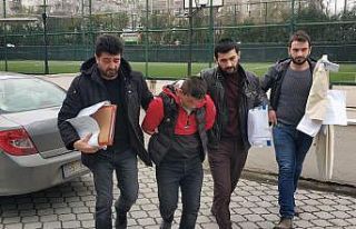 Tüfekle ateş açınca kendisine müdahale eden bekçilere...