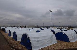 Türkiye sınırı yakınlarına göç eden sivillere...