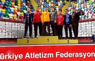 Uşaklı sporculardan gülle atmada çifte başarı