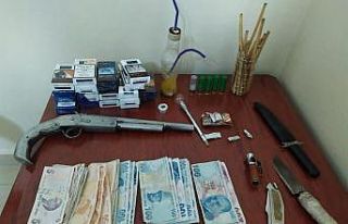 Uyuşturucu satıcıları yakayı ele verdi