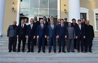 Vali İbrahim Akın, Mucur ilçesi hükümet konağı...