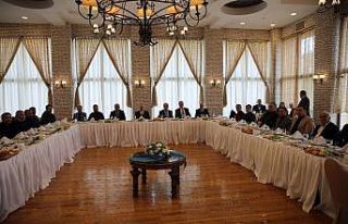 Vali Yaman gazetecilerle bir araya geldi