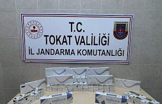 Valizinden 390 paket kaçak sigara çıktı