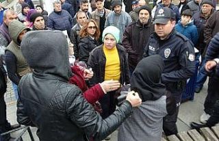 Yaşlı annesinin cüzdanını çaldığını öne...