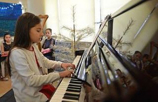Yeni yıl piyano konseri beğeni topladı