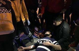 Yolun karşısına geçmek isteyen Afgan uyruklu kadına...