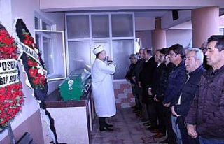 Yüksekten düşerek ölen emekli polis son yolculuğuna...