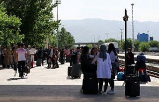 Yurt içinde ikamet eden 24 milyon 264 bin kişi seyahate...