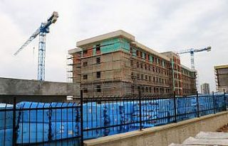 Yurt inşaatında iskele çöktü: 1’i ağır 3...