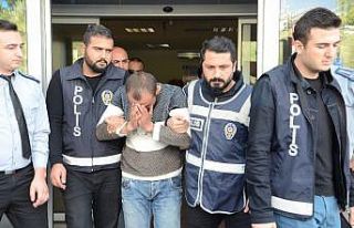 Annesini 9 bıçak darbesiyle öldüren evlat, hakim...