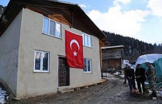 Artvinli çığ şehidinin baba ocağında yas