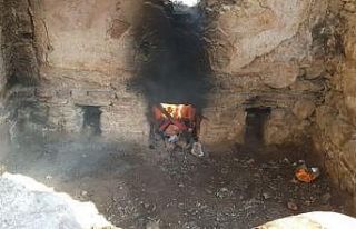 Bakır için tarihî hamama zarar verdiler