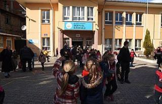 Balıkesir’de 111 yıllık ilkokula duygusal veda