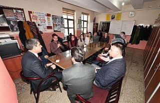 Başkan Asya, Cumhuriyet Ortaokulu’nu ziyaret etti