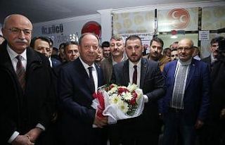 Başkan Oprukçu resmi MHP üyelik formunu imzaladı