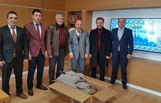 Birlik Vakfı’ndan öğrencilere palto yardımı