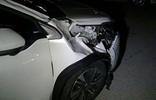 Bursa’da karşıdan karşıya geçen bir kadına...