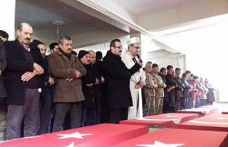 Çığ şehidi güvenlik korucuları son yolculuklarına...