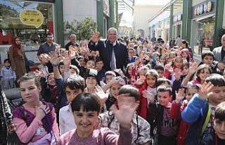 Dalamalı çocukların yüzü Başkan Atay ile güldü