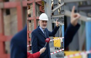 Denize doğru kayan Liman Han’ın ön cephesi askıya...