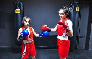 Dereceye giren Manisalı boksörlerin hedefi Avrupa