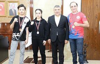 Dilovalı yıldızlar madalyaya doymuyor