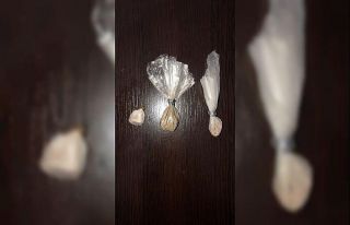 Durdurulan araçtaki şahıslardan 35 gram eroin çıktı