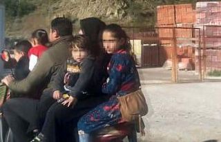 Elektrikli bisiklete 6 kişi binen aile ’pes’...