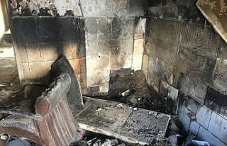 Evleri yanan aile yardım bekliyor