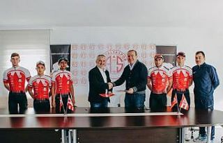 Fiberli, bisiklet takımı sponsorluğunu yeniledi