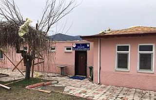 Fırtına meteoroloji binasının çatısını uçurdu