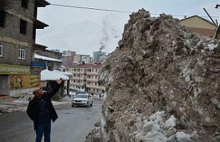 Hakkari’de yükselen kar dağları