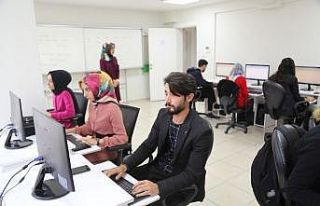 Haliliye’de gençler bilgisayar öğreniyor