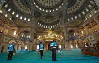 İpekyolu’nda camiler gül kokuyor