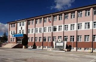 Isparta’da öğrenciye tekme attığı iddia edilen...