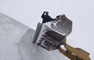 Kar kalınlığı 6 metreyi aştı