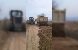 Köy yollarında stabilize çalışması