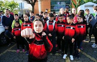 Minik karatecilere başkandan araç desteği