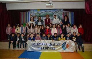 Öğrencilere müzikal tiyatro