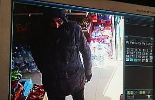 Pendik’te bıçaklı gaspçının market kasasını...