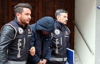 Sanatçıların maaşını zimmetine geçiren mutemet...