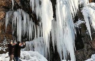 Sason’da sarkıtları 20 metreyi aştı