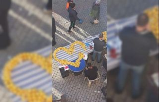 Sevgililer Günü’nde pazar tezgahında limonlardan...