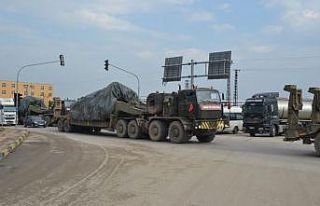 Suriye sınırına askeri sevkiyatlar sürüyor