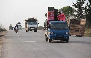 Suriyeliler, Türkiye sınırlarına ilerliyor